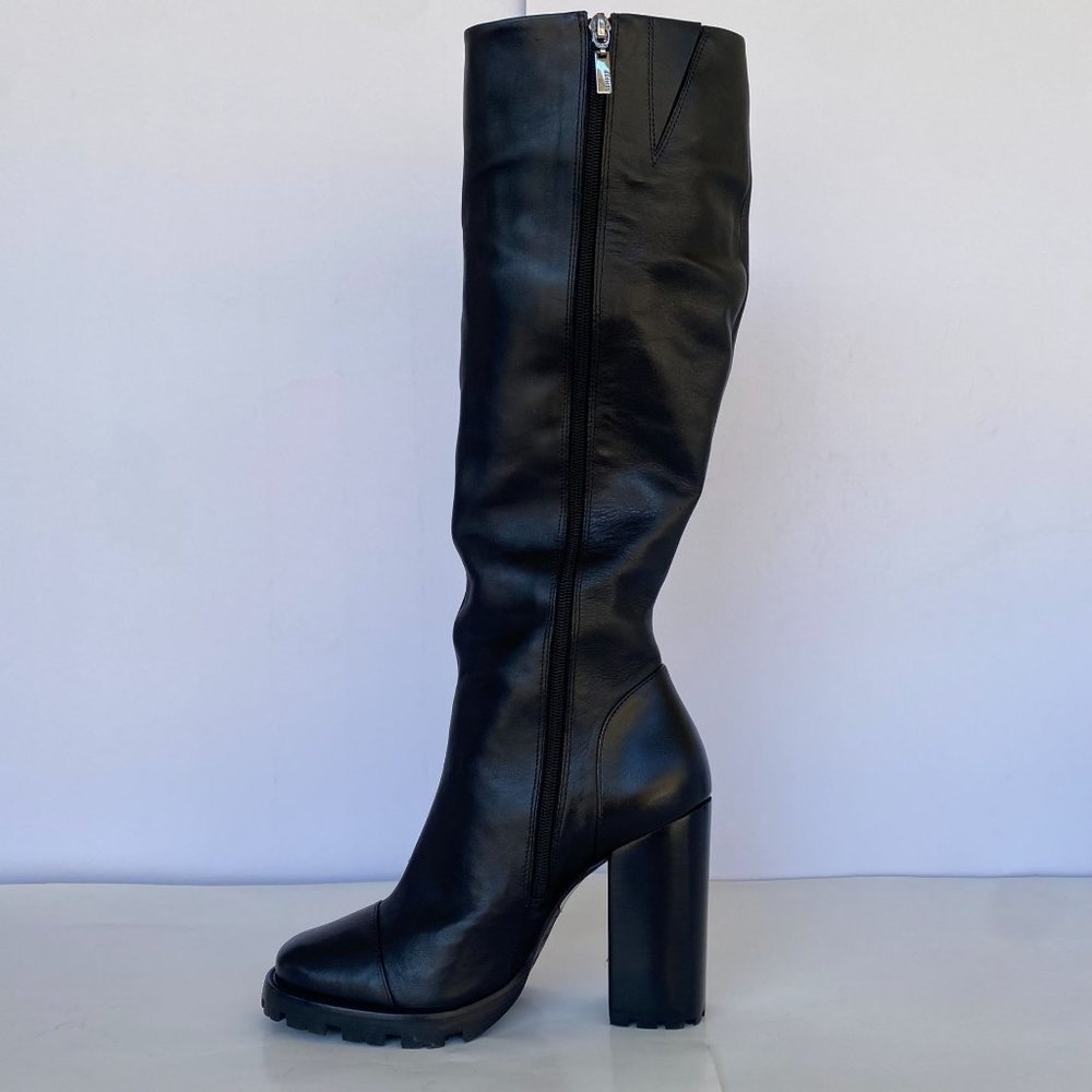 NIB SCHUTZ S-TALL BLACK LEATHER LUG SOLE KNEE HIGH BOOTS SZ 8.5 - Picture 4 of 13